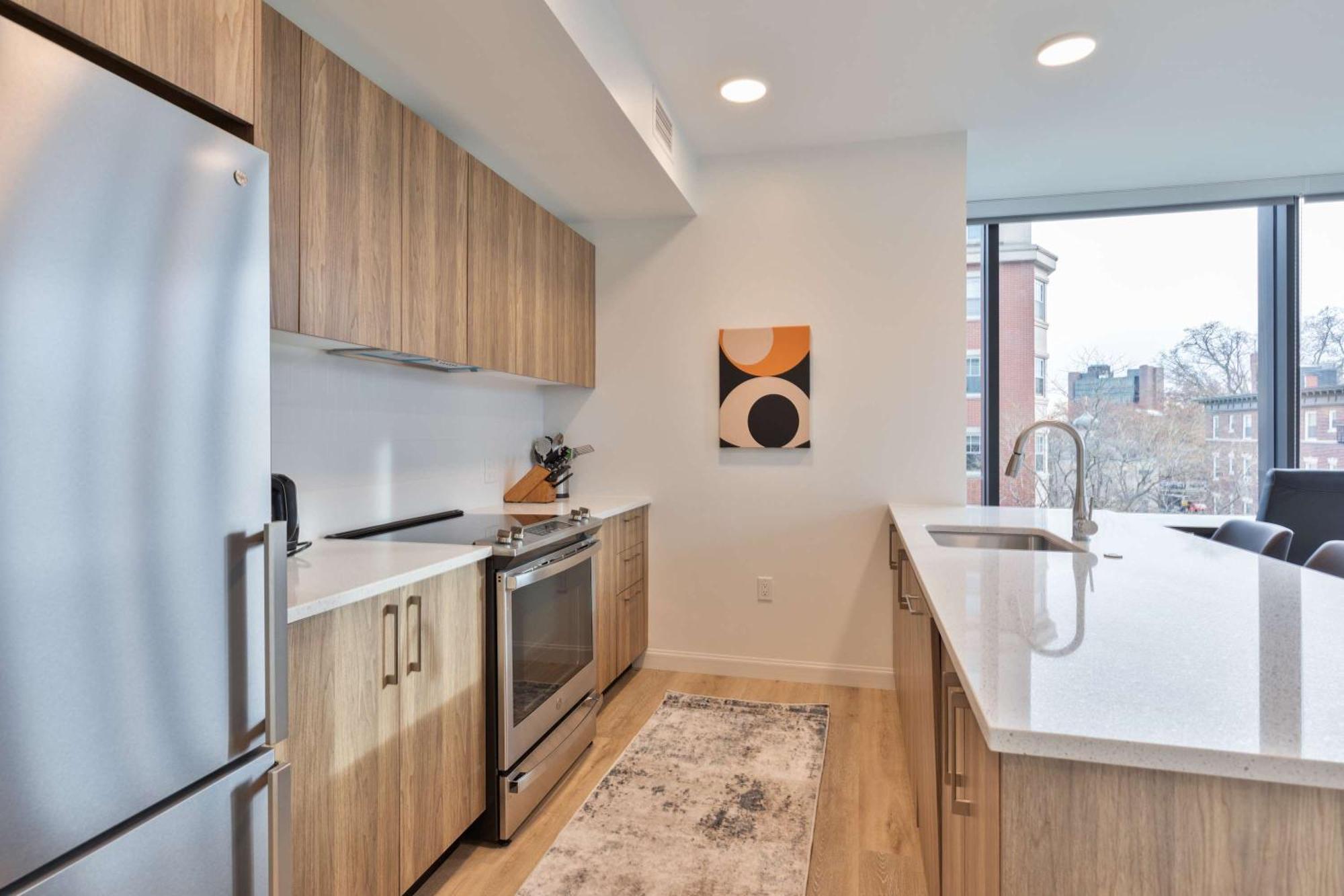 Spacious With Kitchen - Idl-450