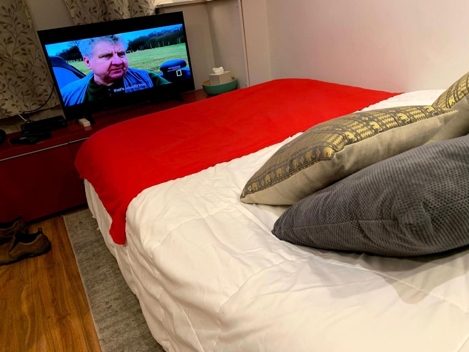 Amazing Location Parking Apartment *