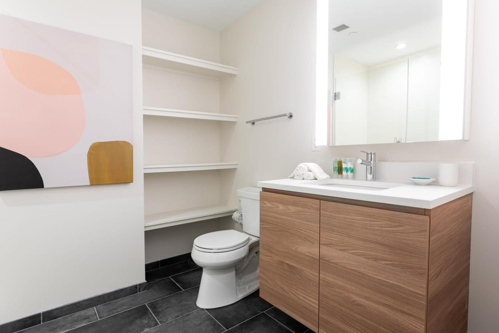 Luxury & Bright Downtown Seaport - Alx-1007