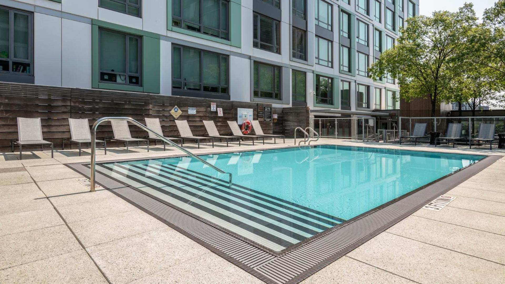 Luxury South End - 2 Bedroom King Amazing Views Apartment *