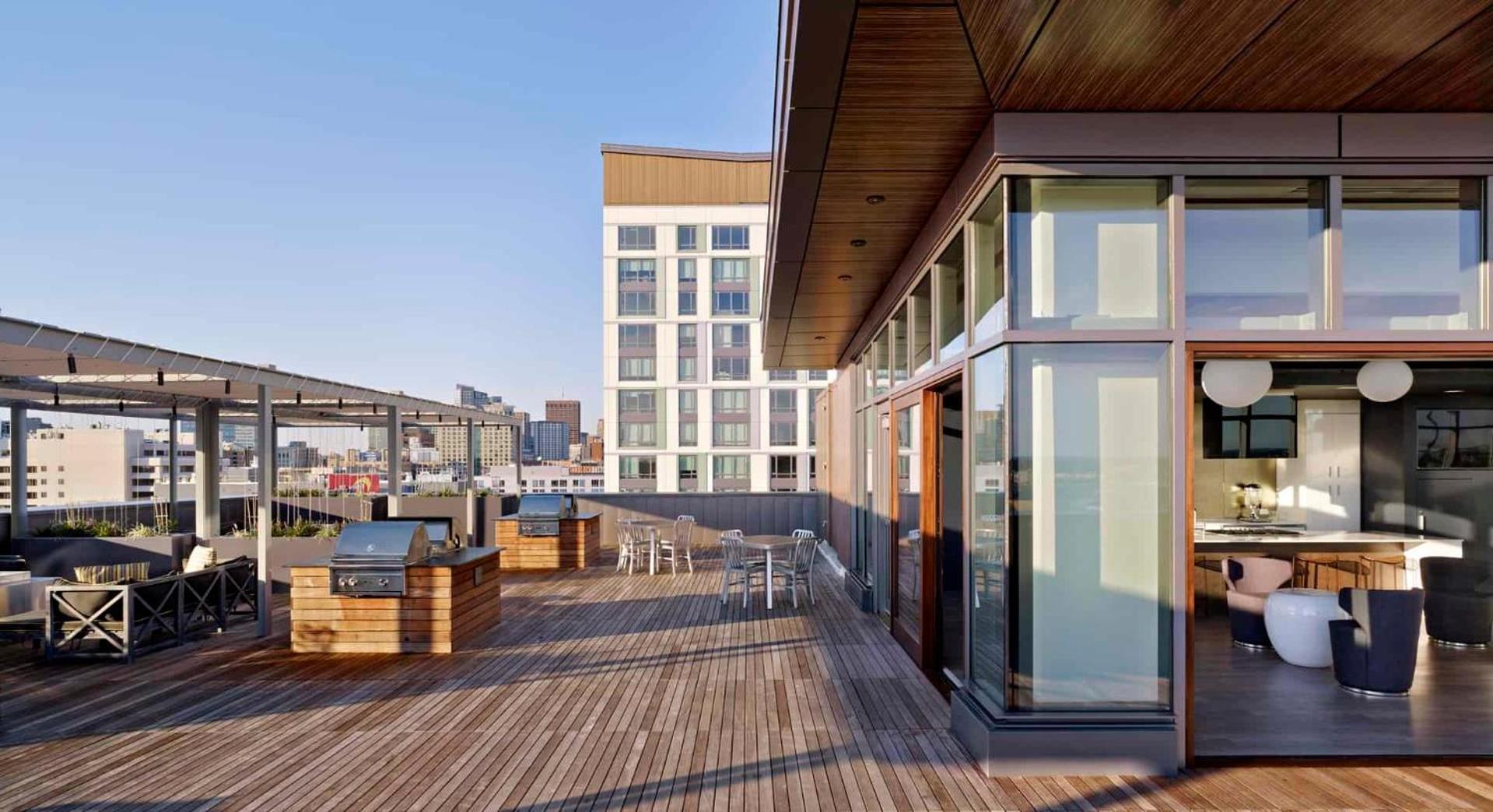 Luxury South End - 2 Bedroom King Amazing Views *