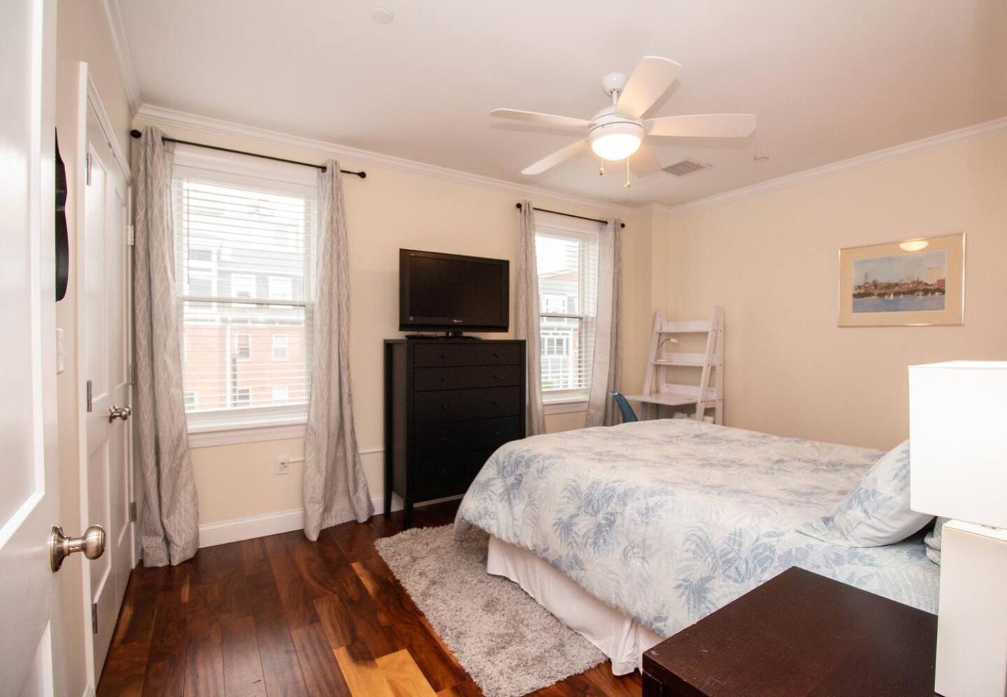 2b Unit W Elevator & In-unit Laundry Boston