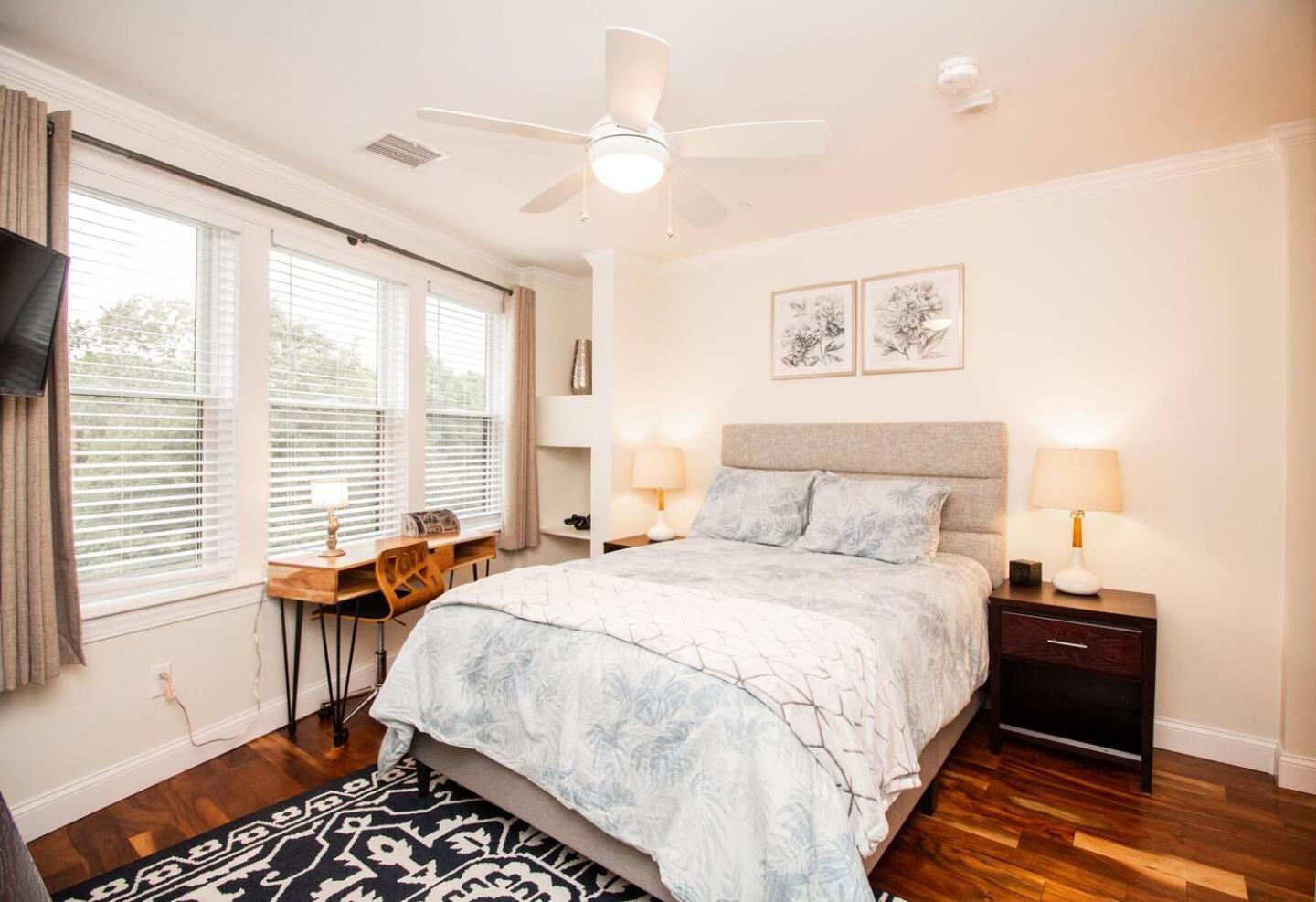 Apartment 2b Unit W Elevator & In-unit Laundry