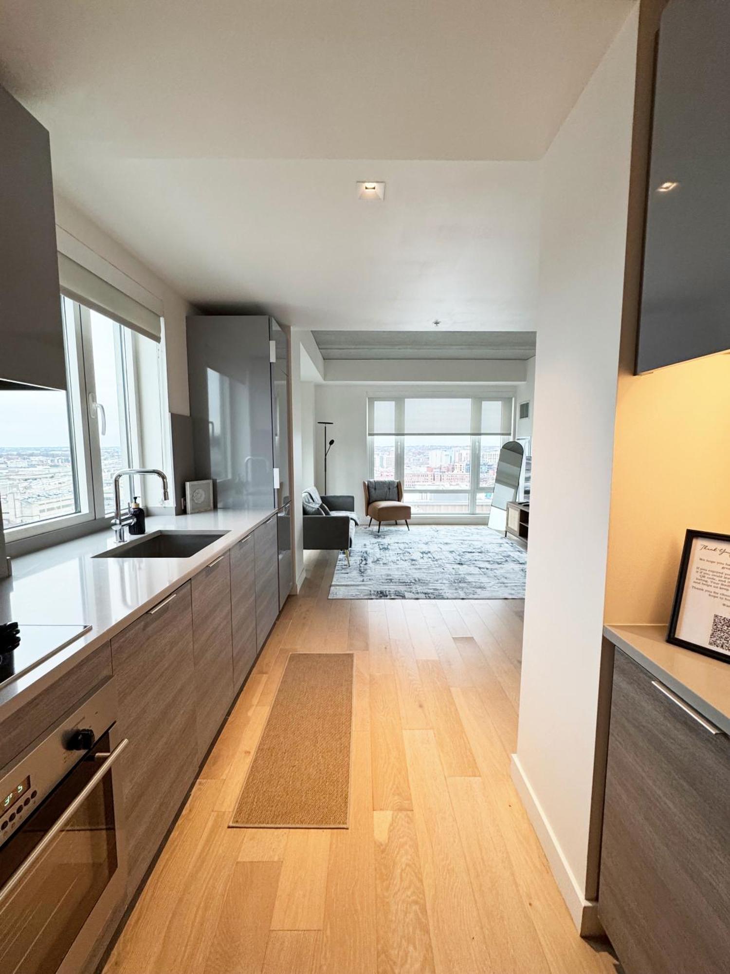 Apartment Luxury South End - 2 Bedroom King Amazing Views *