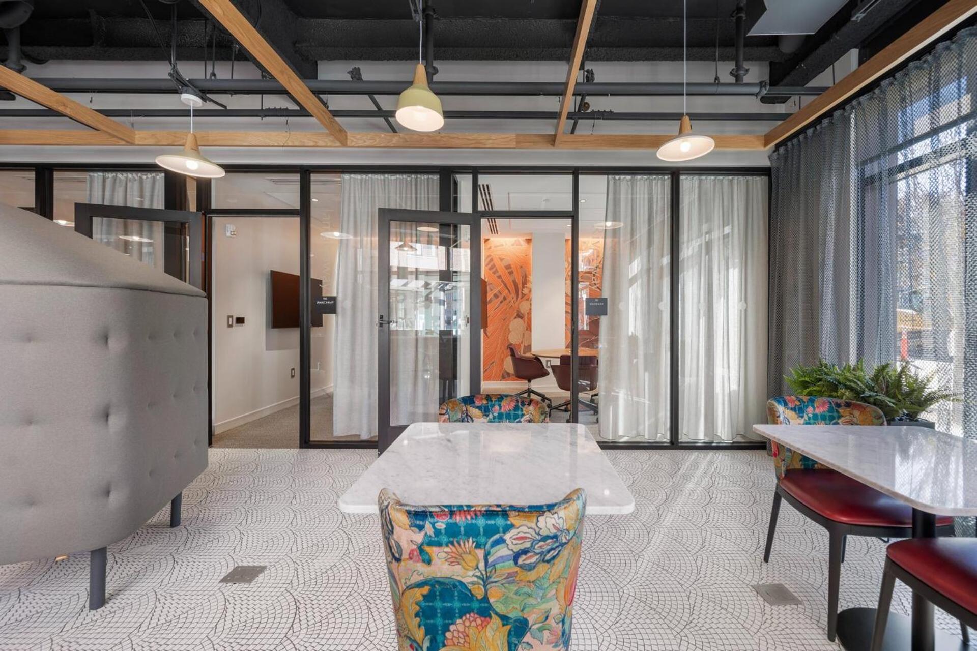 Gorgeous Heart Of Downtown Apartment