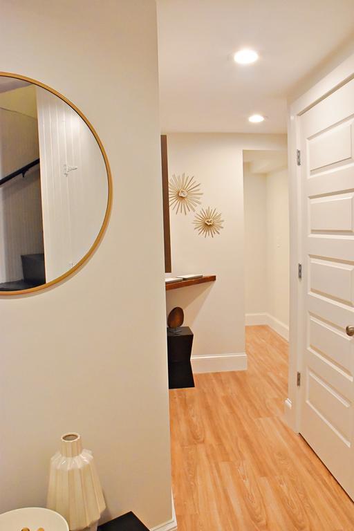 Beautiful 3br 3ba Duplex Parking Location Apartment *