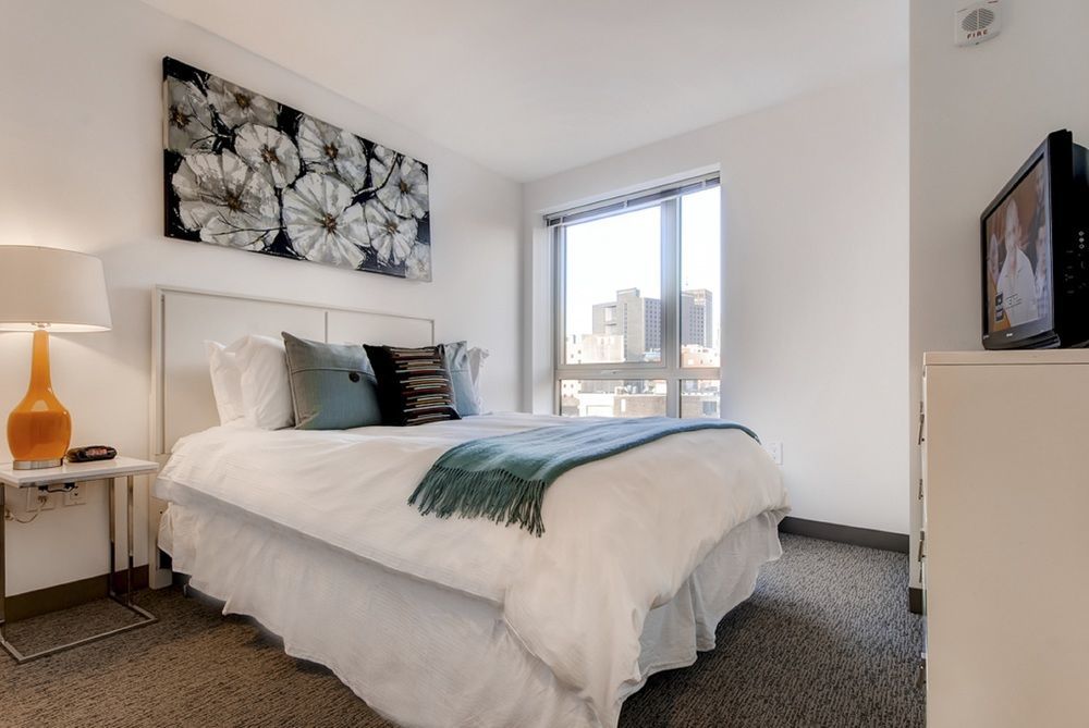 Global Luxury At The Theater District Apartment