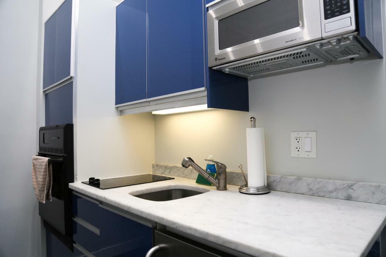 Large Stylish Newbury Street W/ Kitchen * Boston