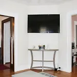 The Naughton Guest House-Close To Boston