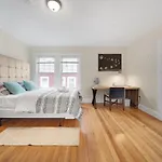 5Br 2Bh Bright & Spacious Apt In Brighton