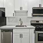 Convenient Apartment 538