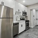 Convenient Apartment 538