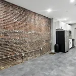 Convenient Apartment 538