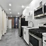 Convenient Apartment 538