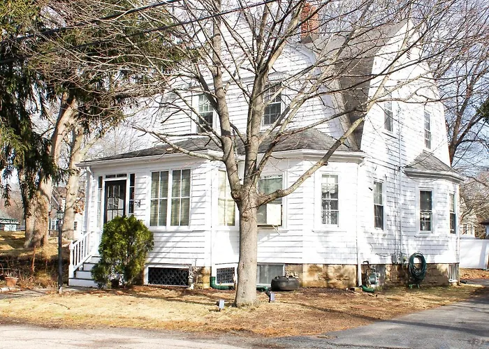 The Naughton Guest House-Close To Boston