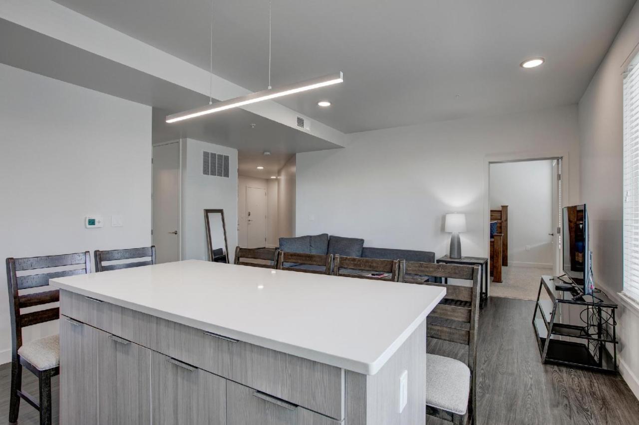 North East Downtown 30 Day Apartment *