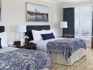 Hotel Harbor Boston