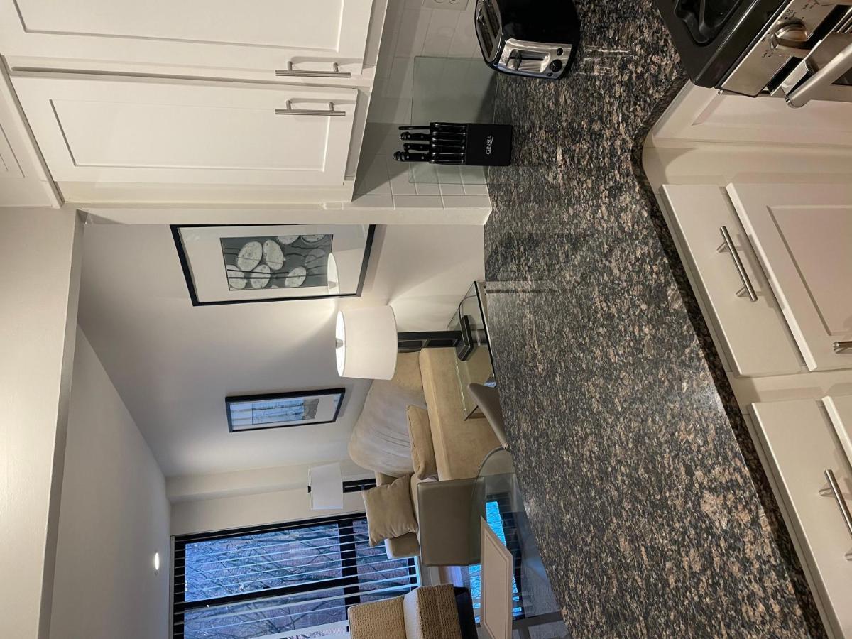 North East Downtown 30 Day Apartment *