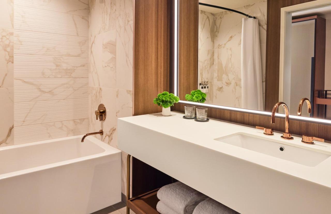Omni At The Seaport 4*