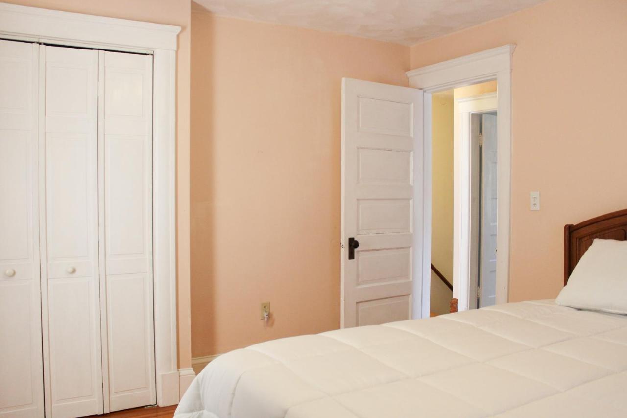 Holiday home The Naughton Guest House-close To