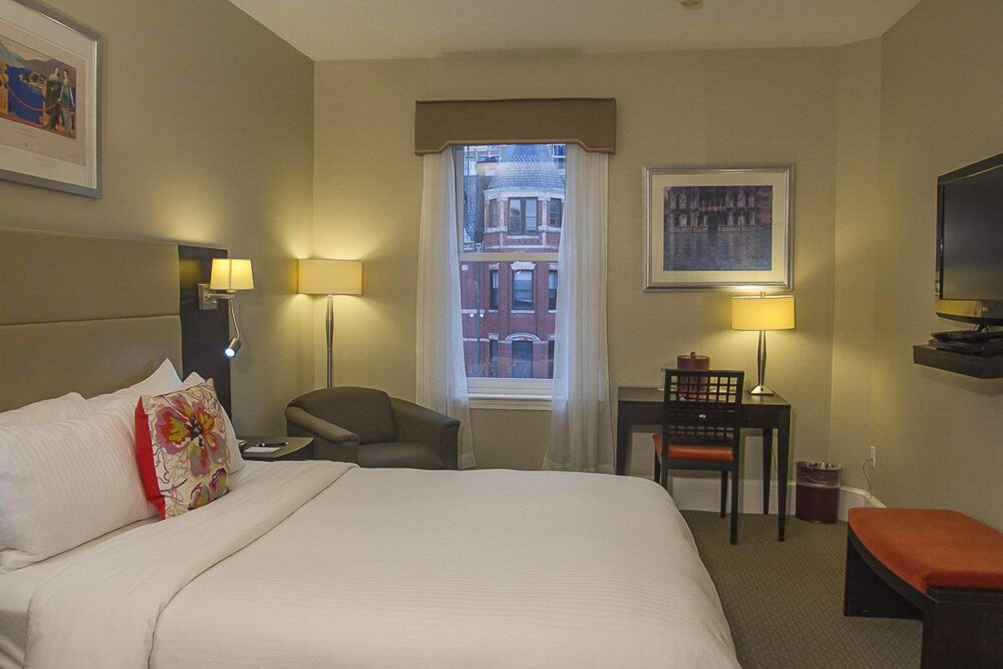 Newbury Hotel 3*