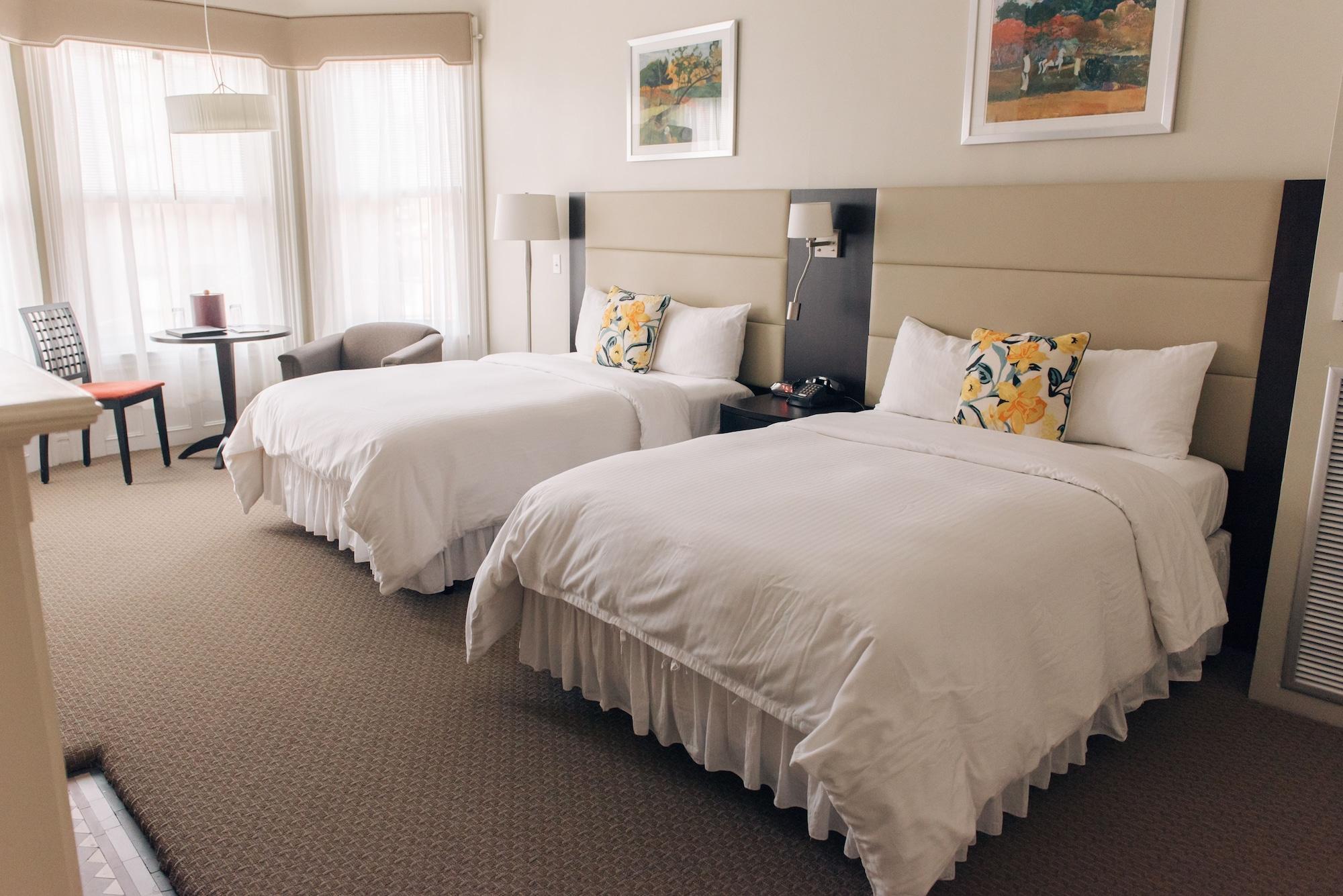 Newbury Hotel 3*