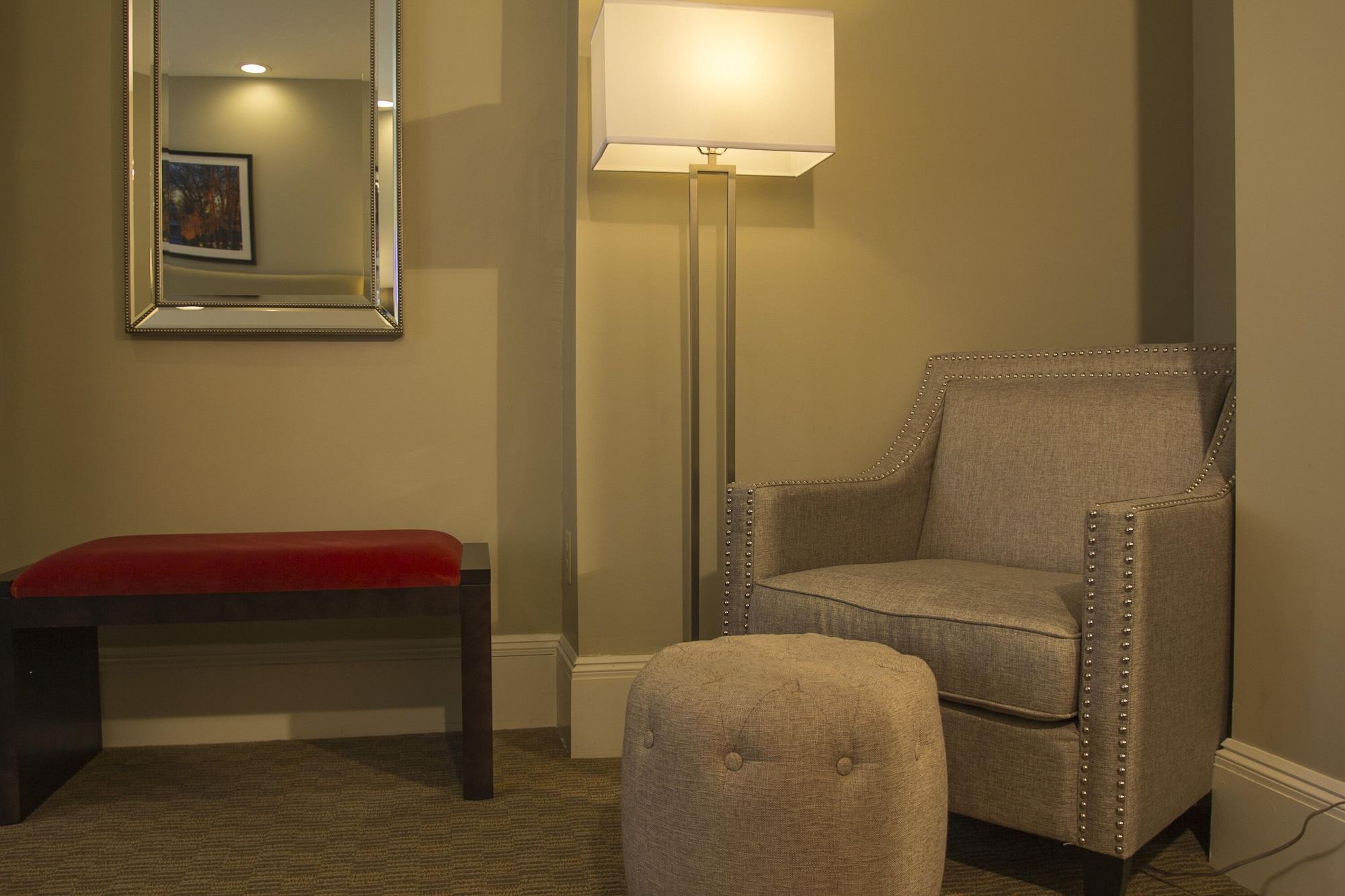 Newbury Hotel 3*