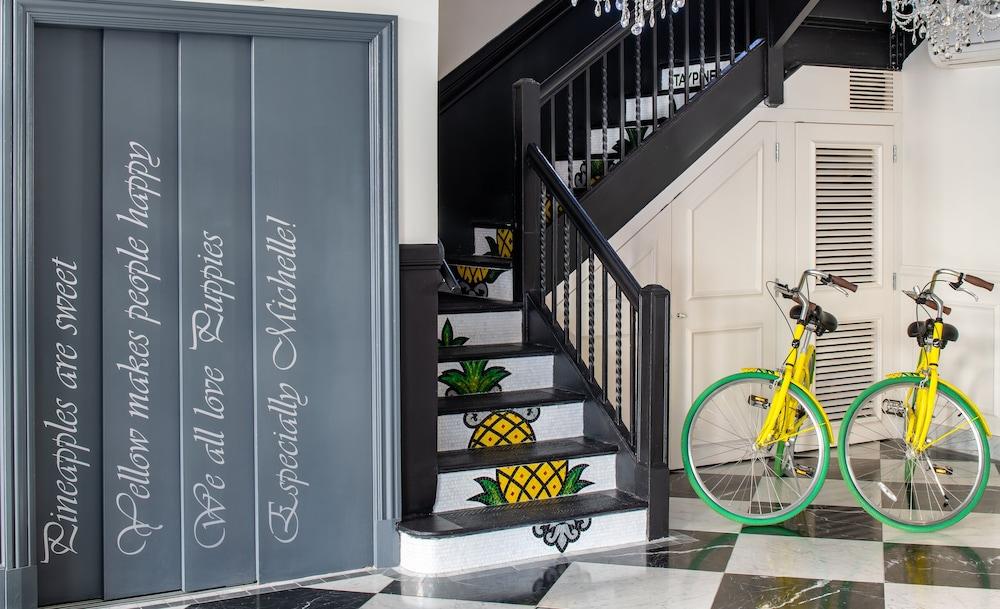 Staypineapple, A Delightful Hotel, South End 4* Boston