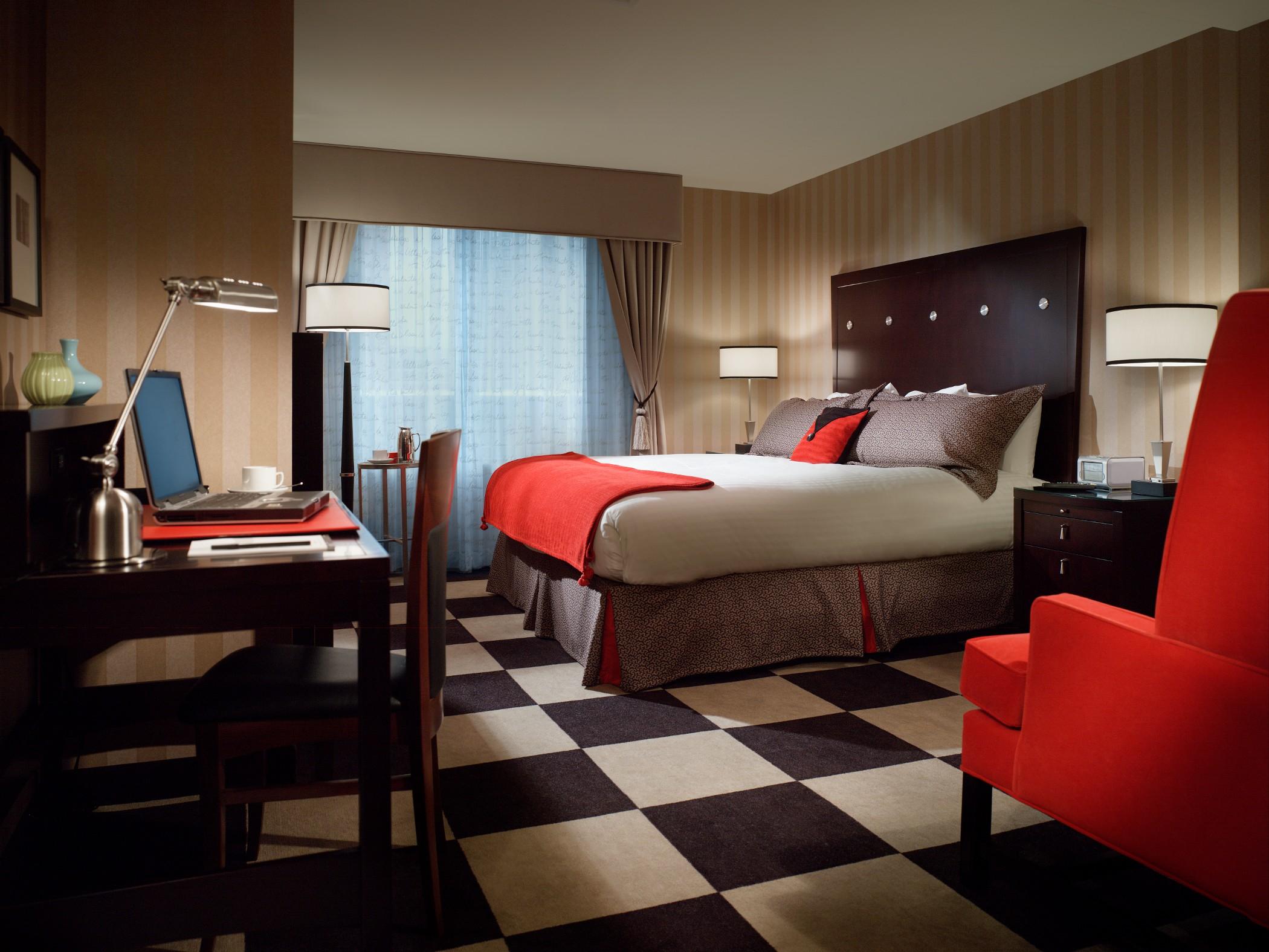 Pennyweight Boston, Curio Collection By Hilton Boston