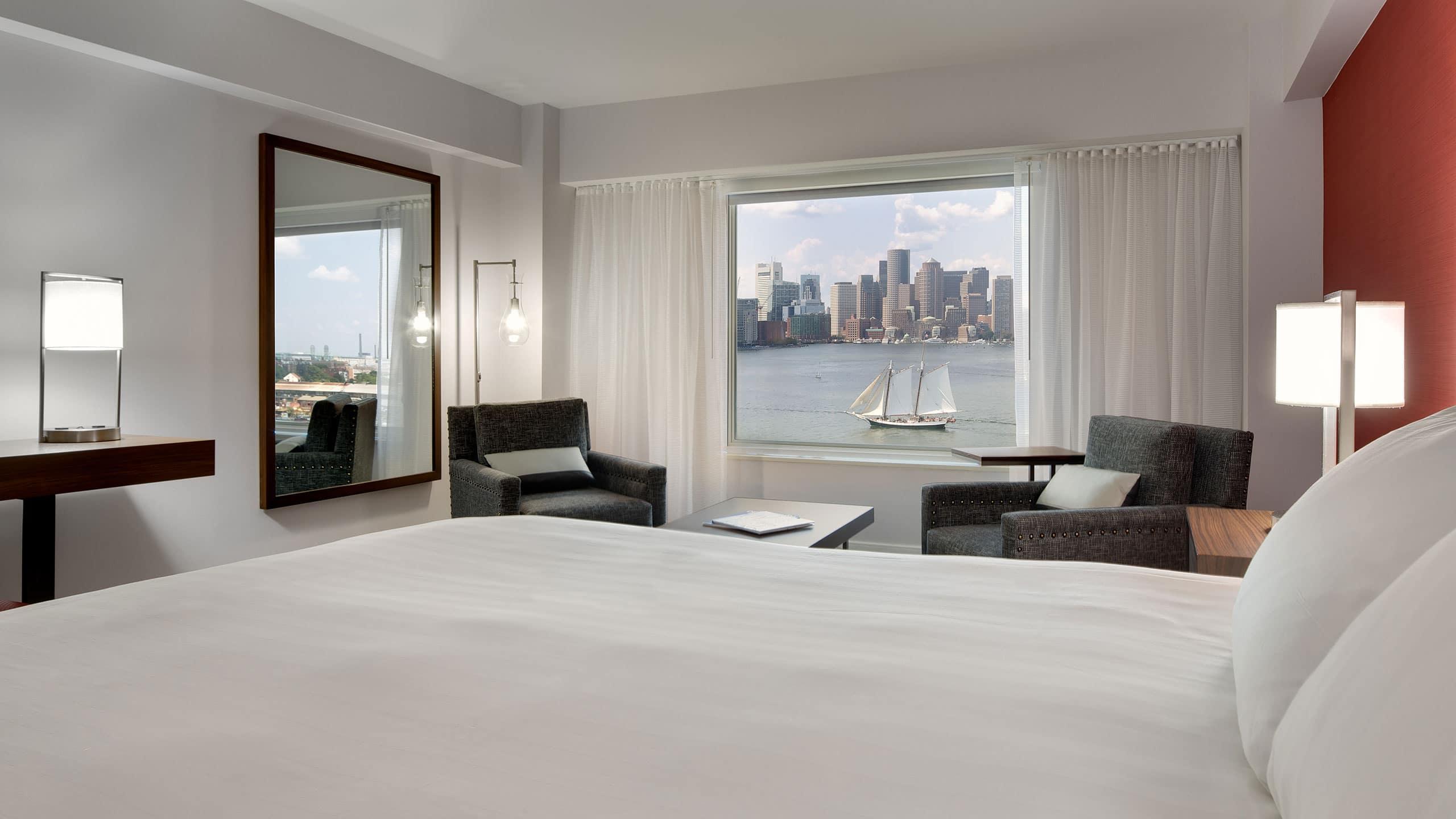 Hyatt Regency Harbor Hotel 4*