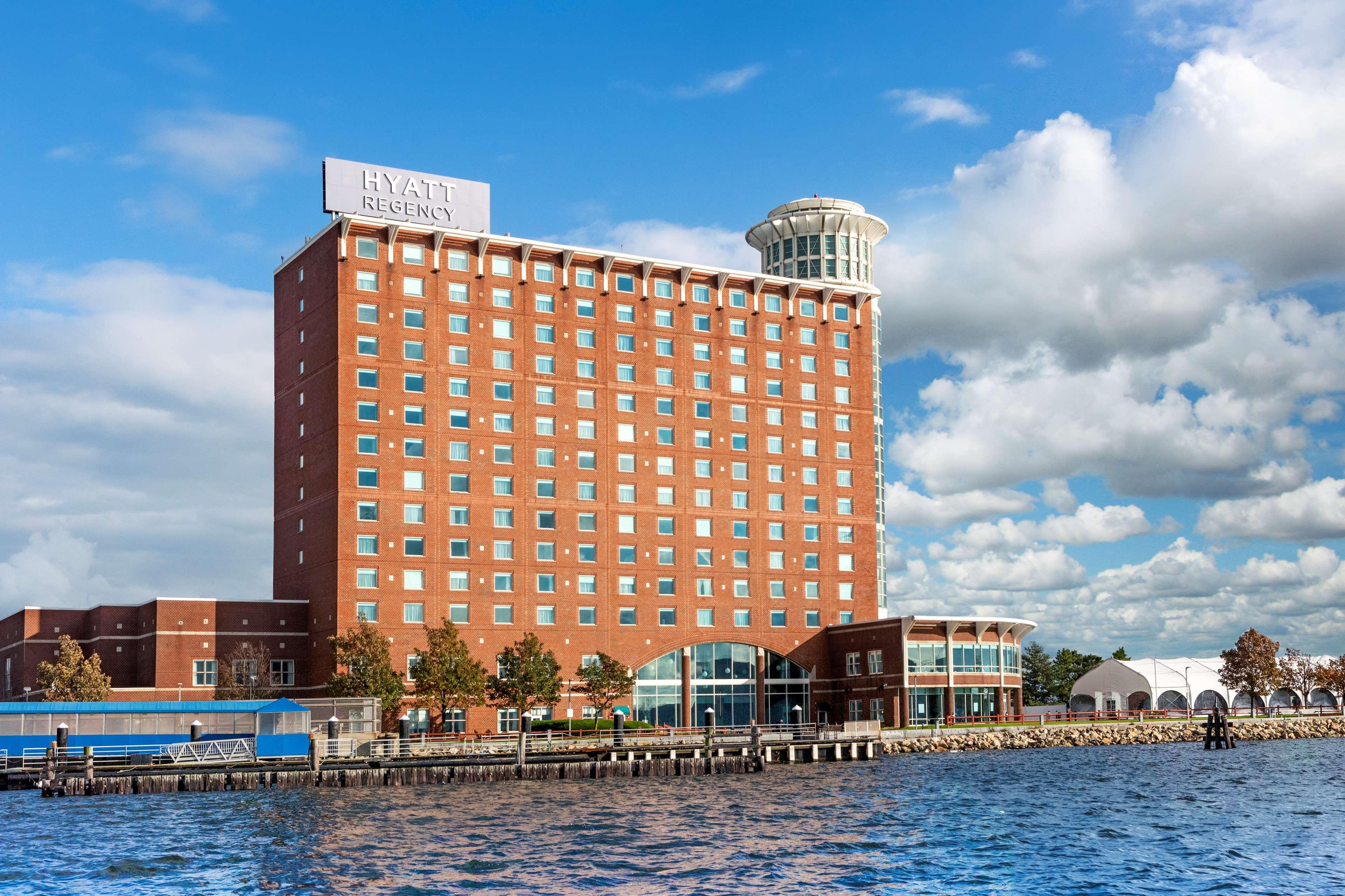 Hyatt Regency Harbor 4*
