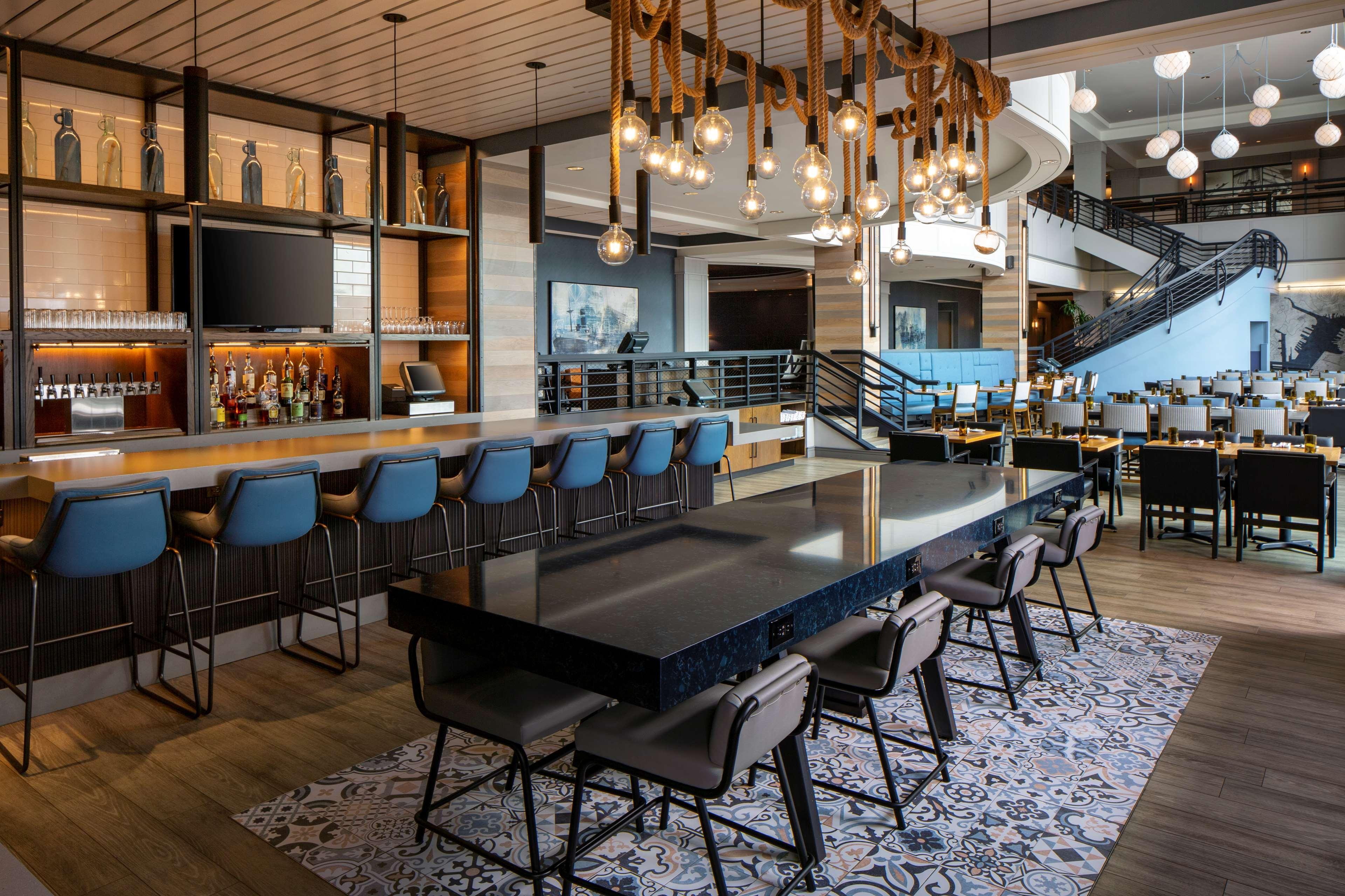 Hyatt Regency Harbor Hotel 4*