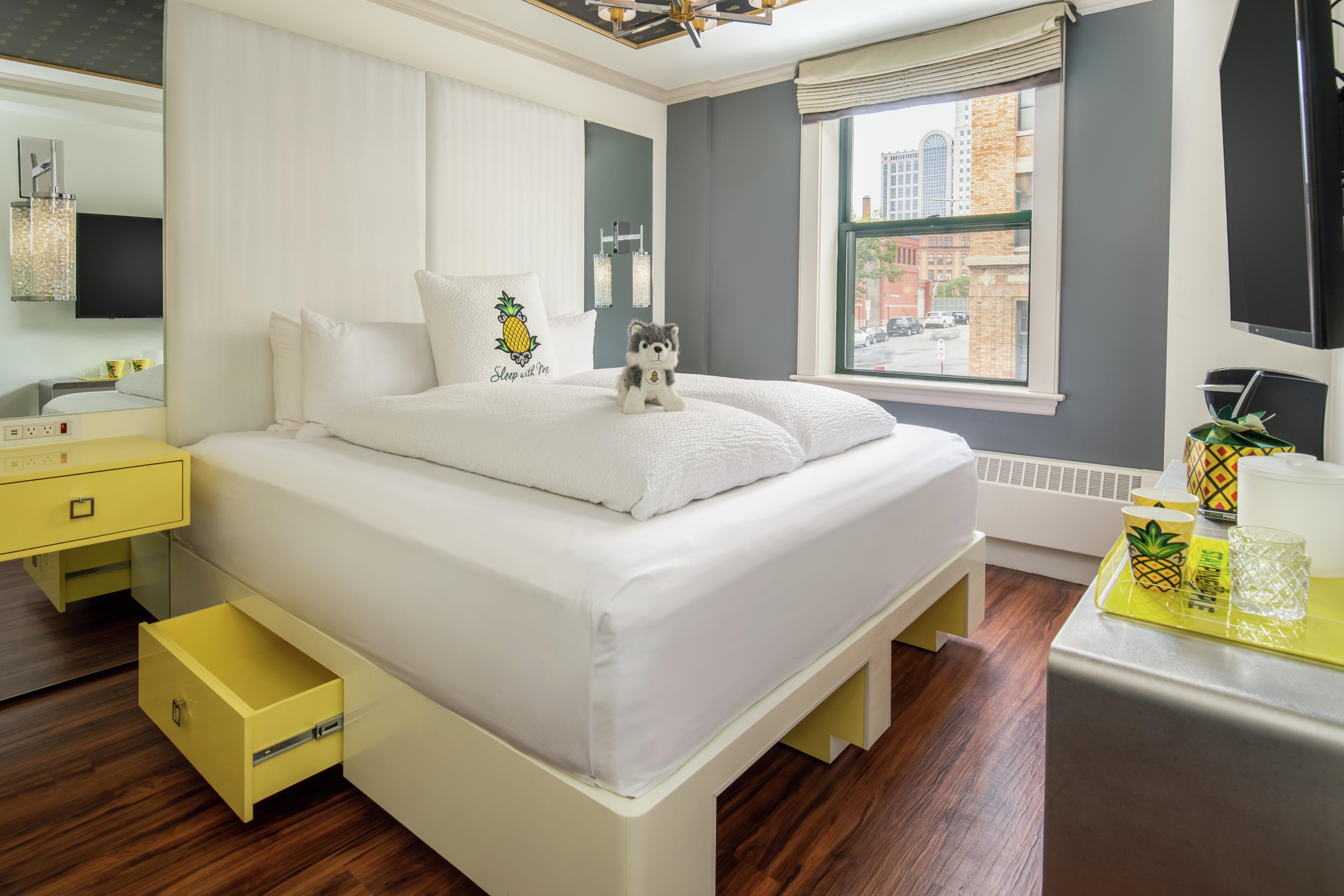 Hotel Staypineapple, A Delightful Hotel, South End Boston