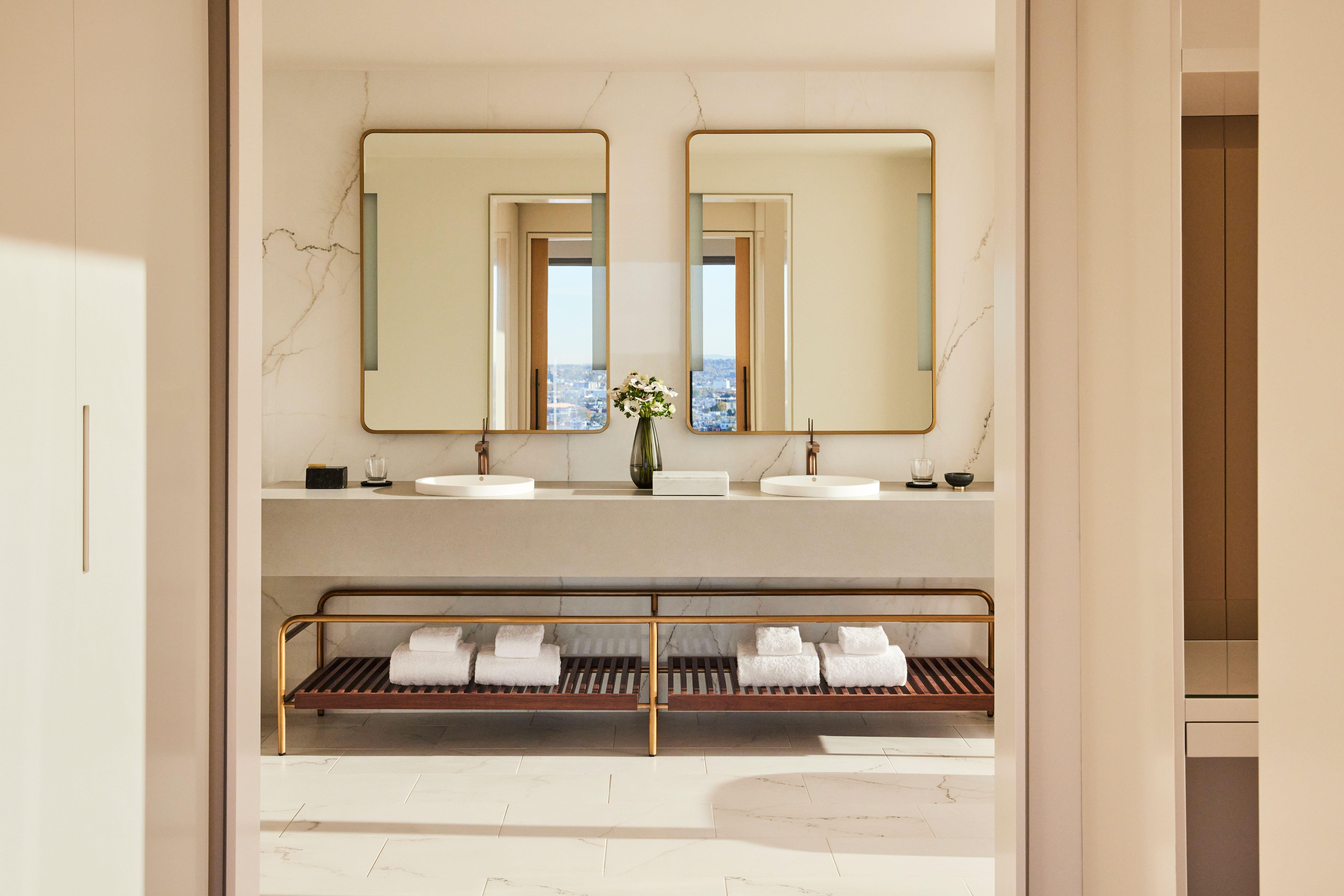 Omni At The Seaport 4* Boston