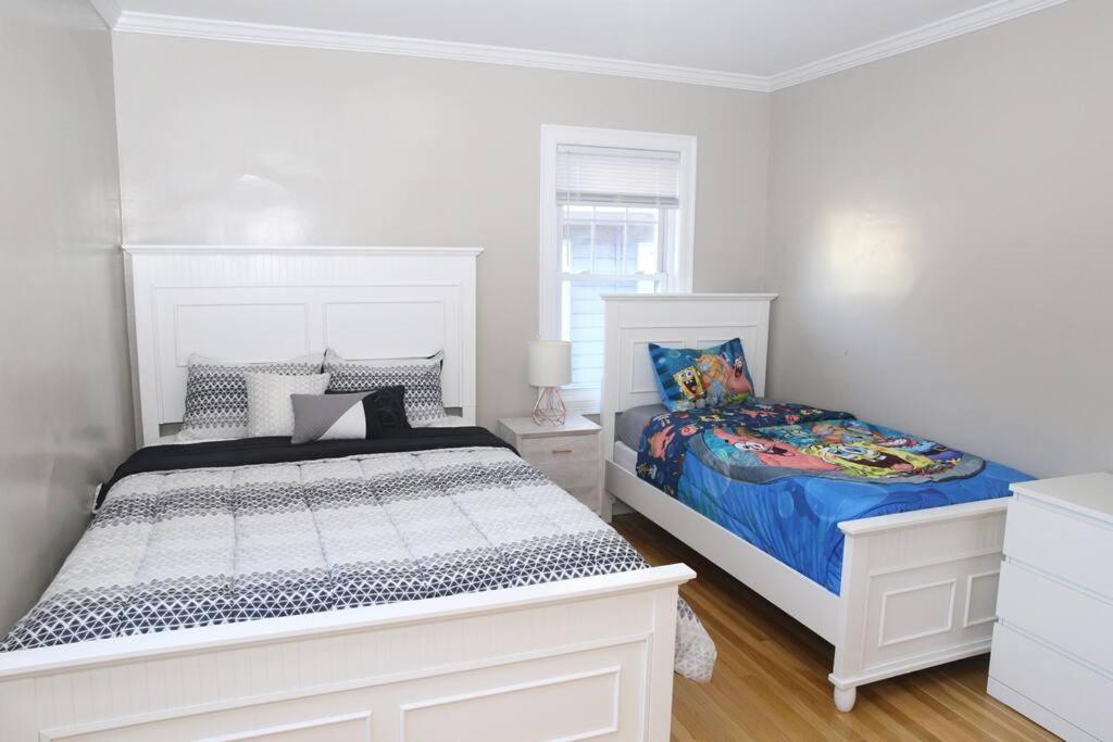 Apartment Renovated 4br3ba Escape - Near Public Transportation Boston