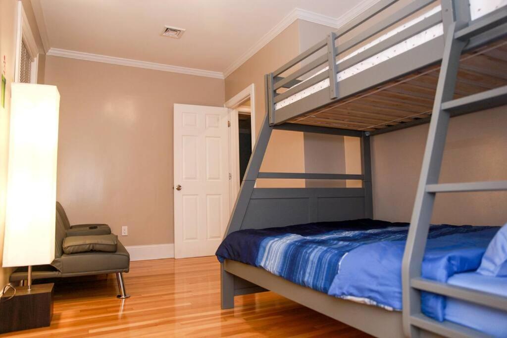 Apartment Renovated 4br3ba Escape - Near Public Transportation *