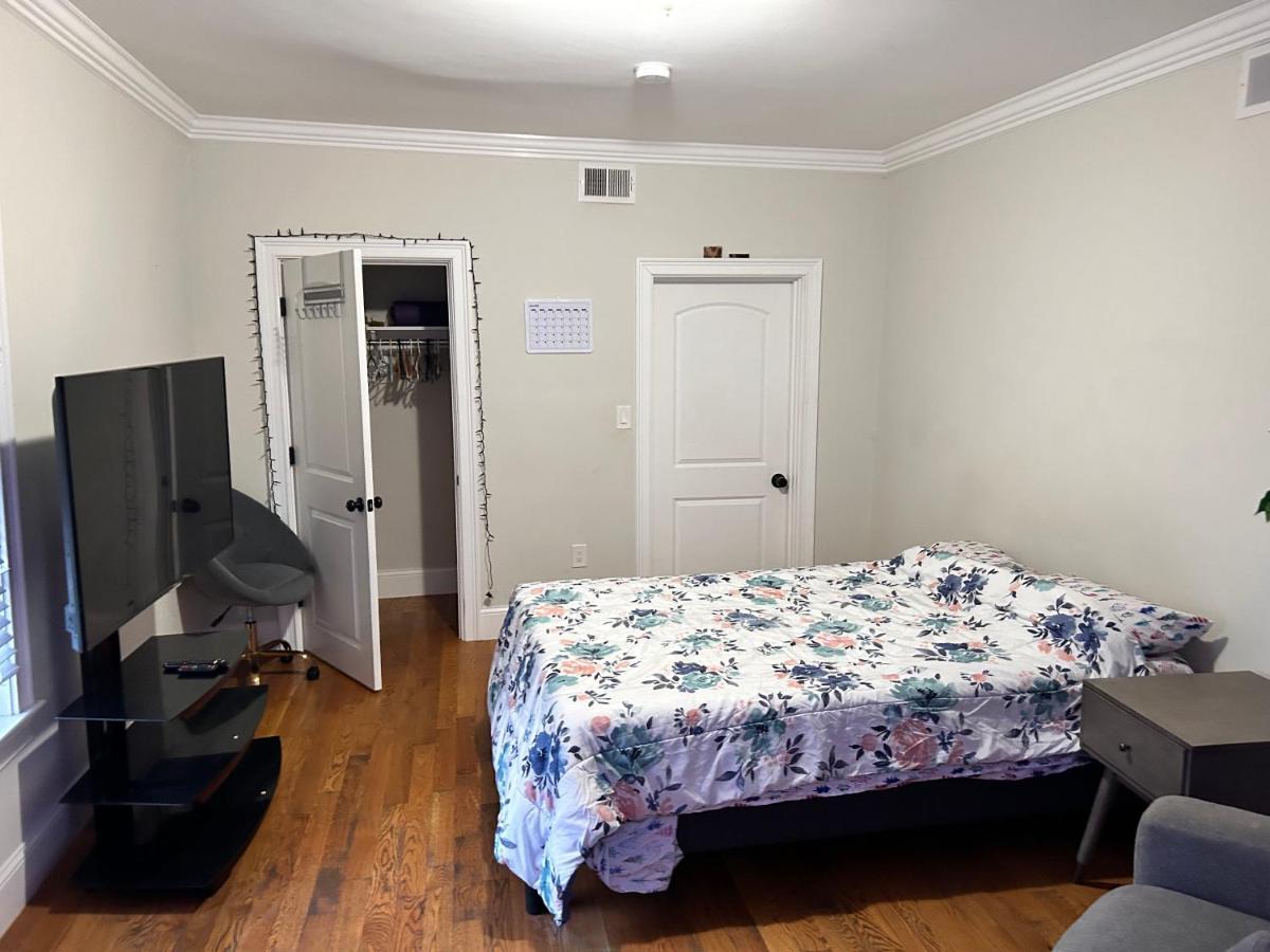 140 Bedrooms Near To Fenway & Downtown Guest house *