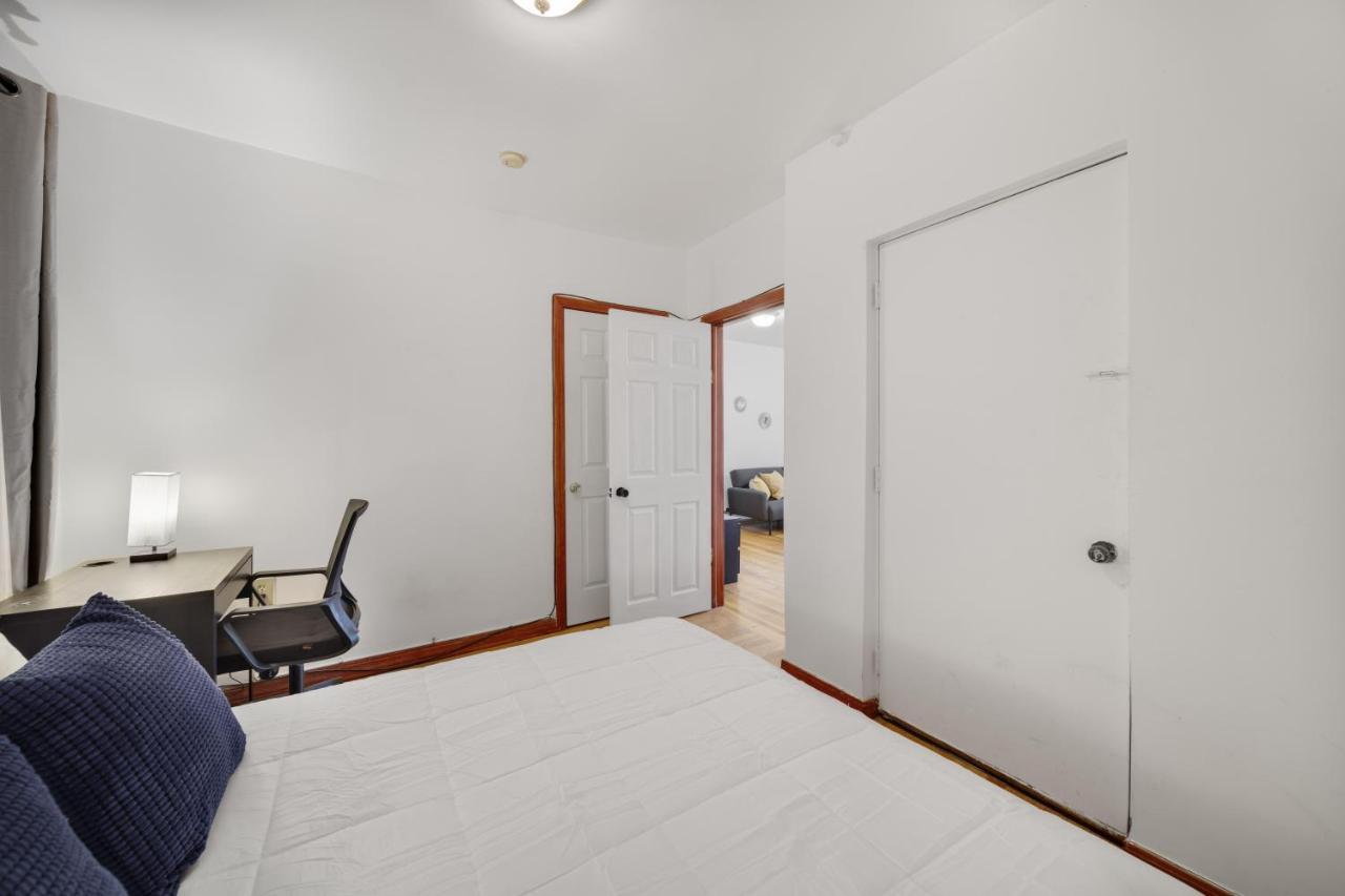 Simply Furnished 3br1bth In The South End