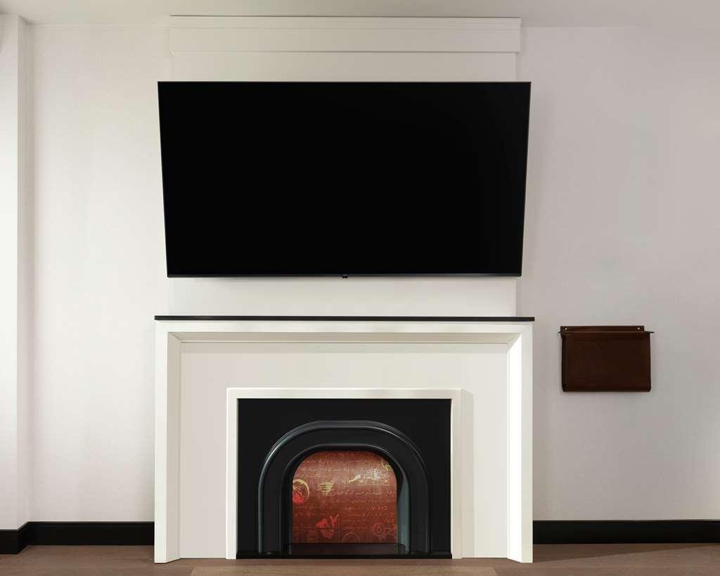 Pennyweight Boston, Curio Collection By Hilton Boston