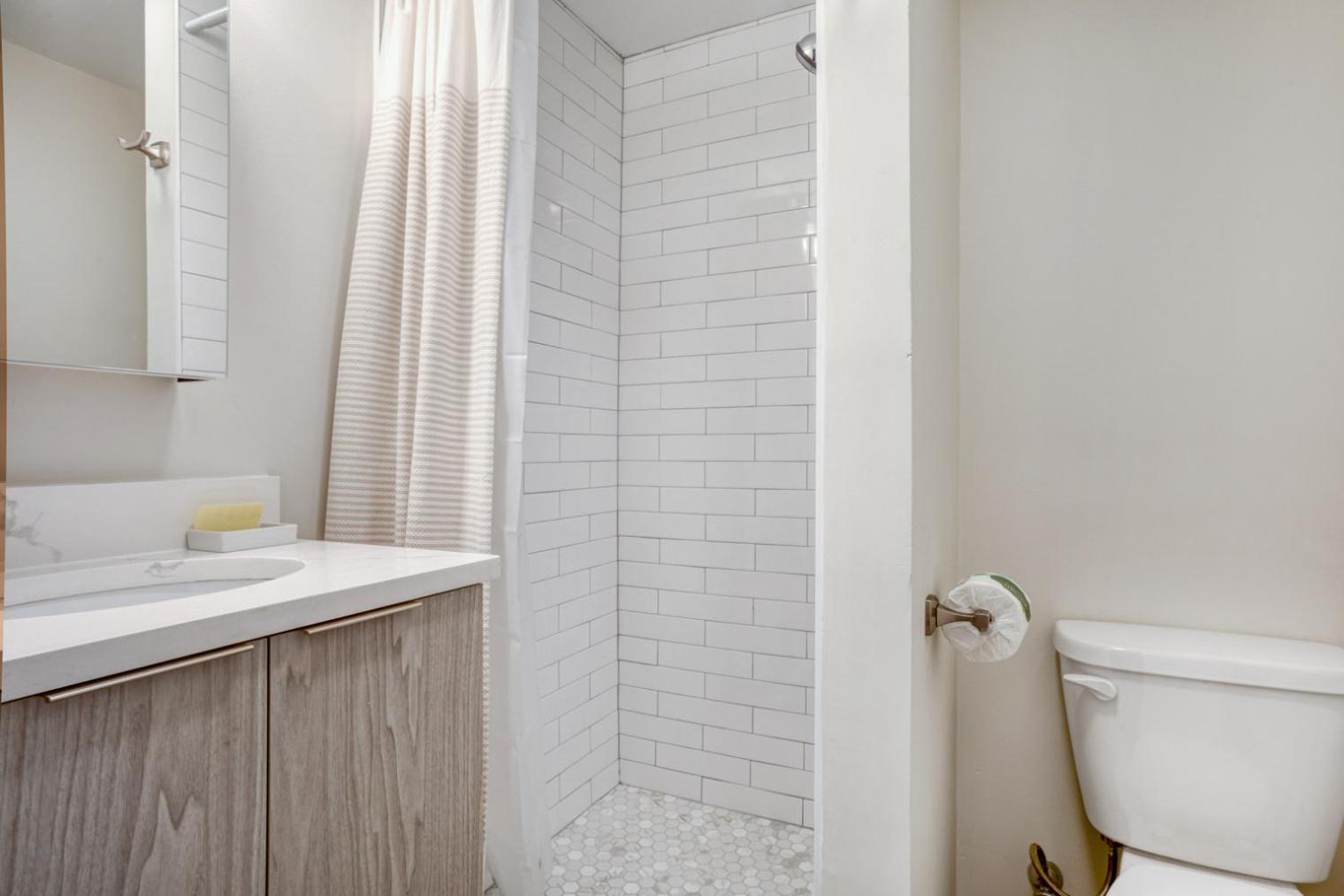 Charming N End 2br On Salem St Bos-451 *