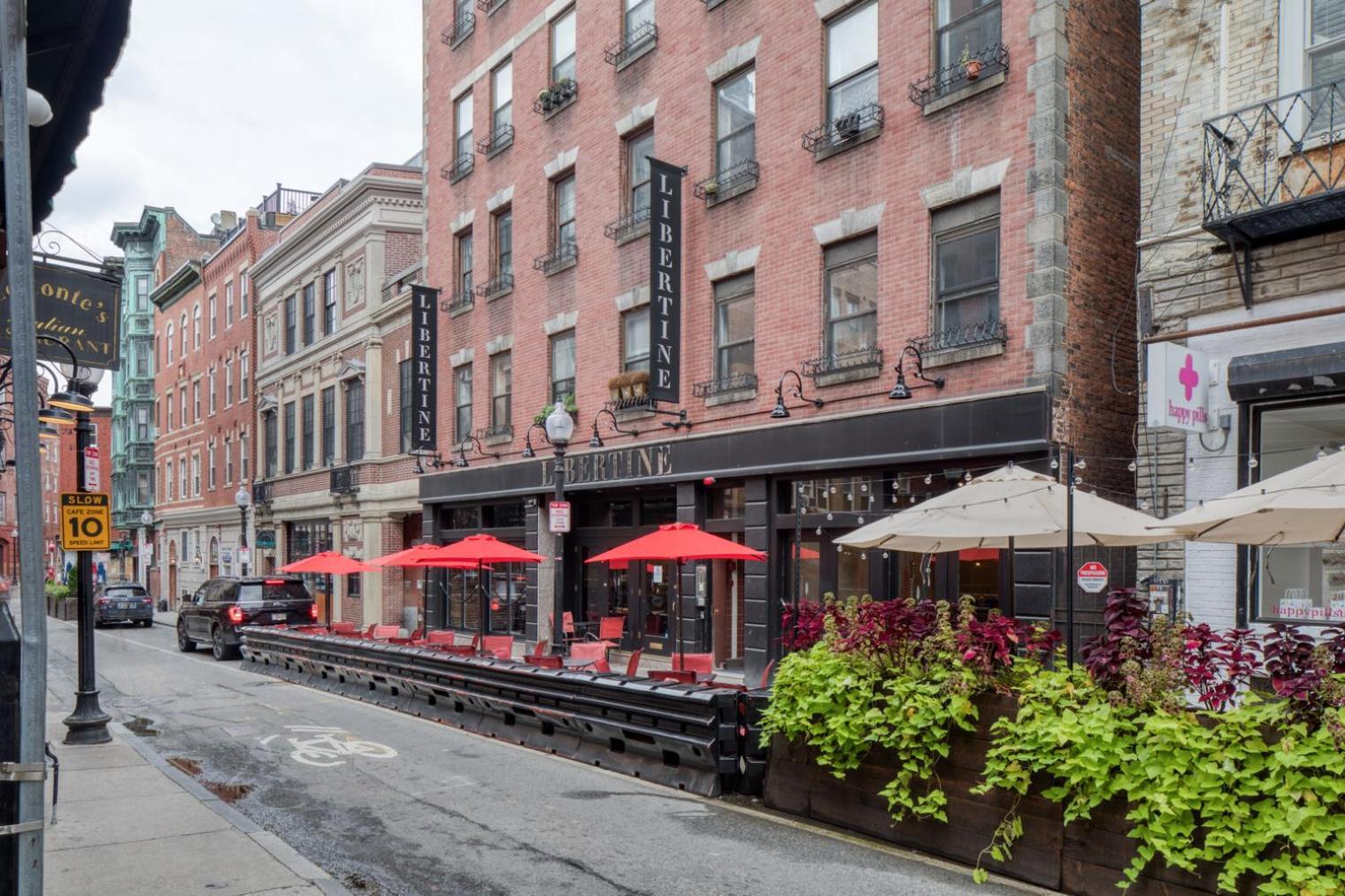 Charming N End 2br On Salem St Bos-451 Boston