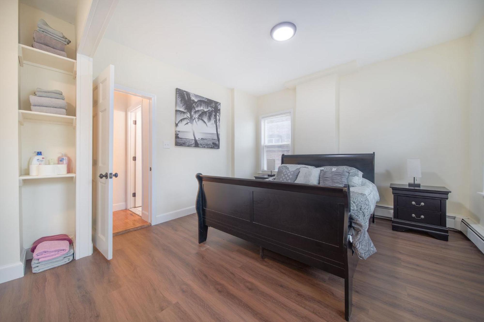 2br In The Heart Of Near Med Apartment