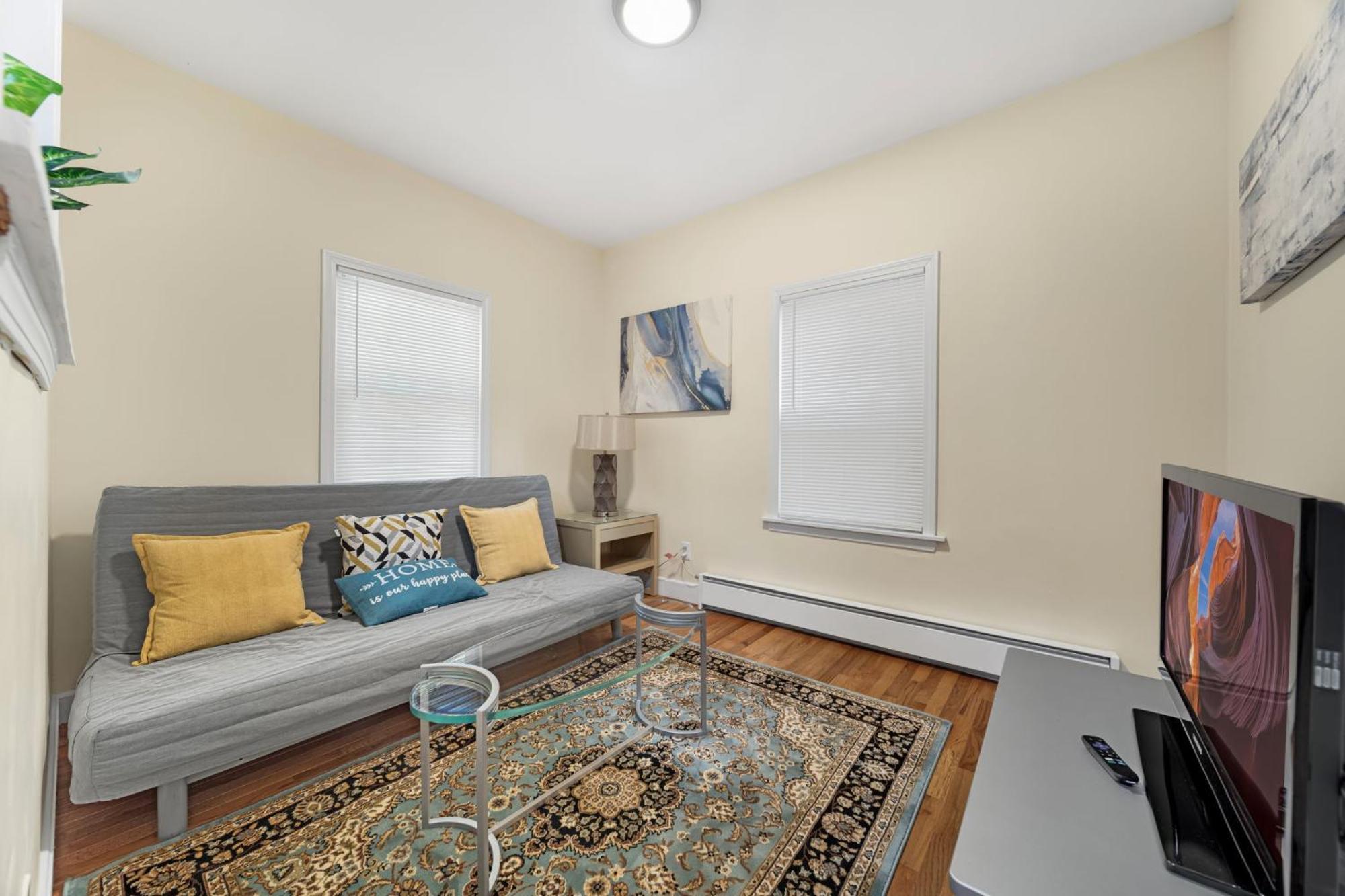 Newly Renovated 2br1ba At The