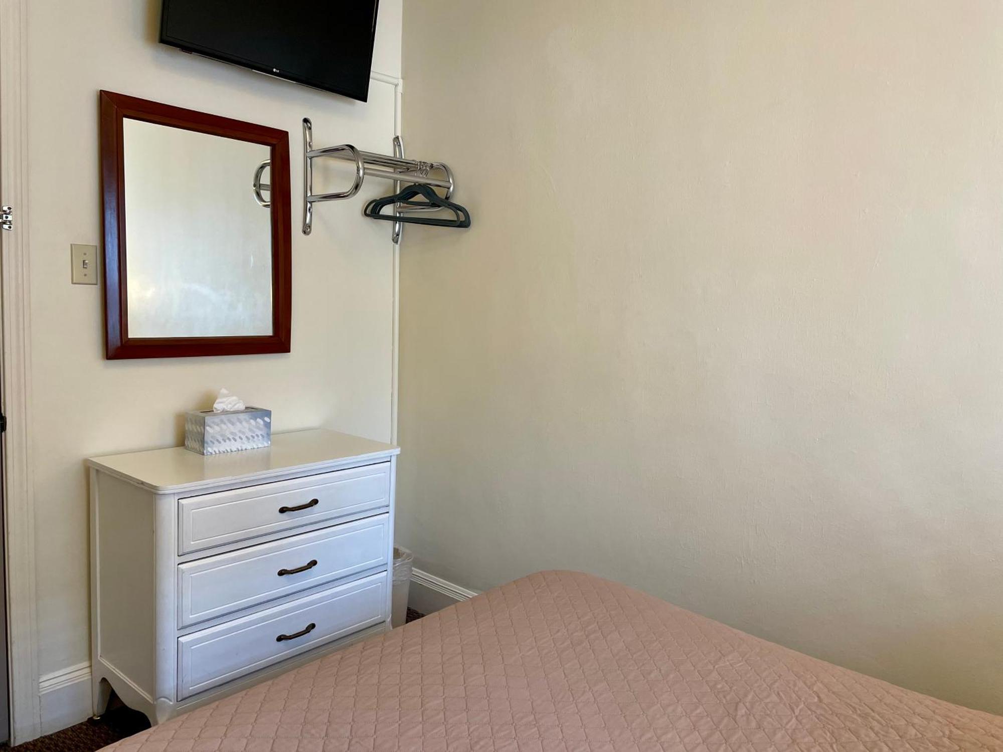 Oasis Guest house 2*