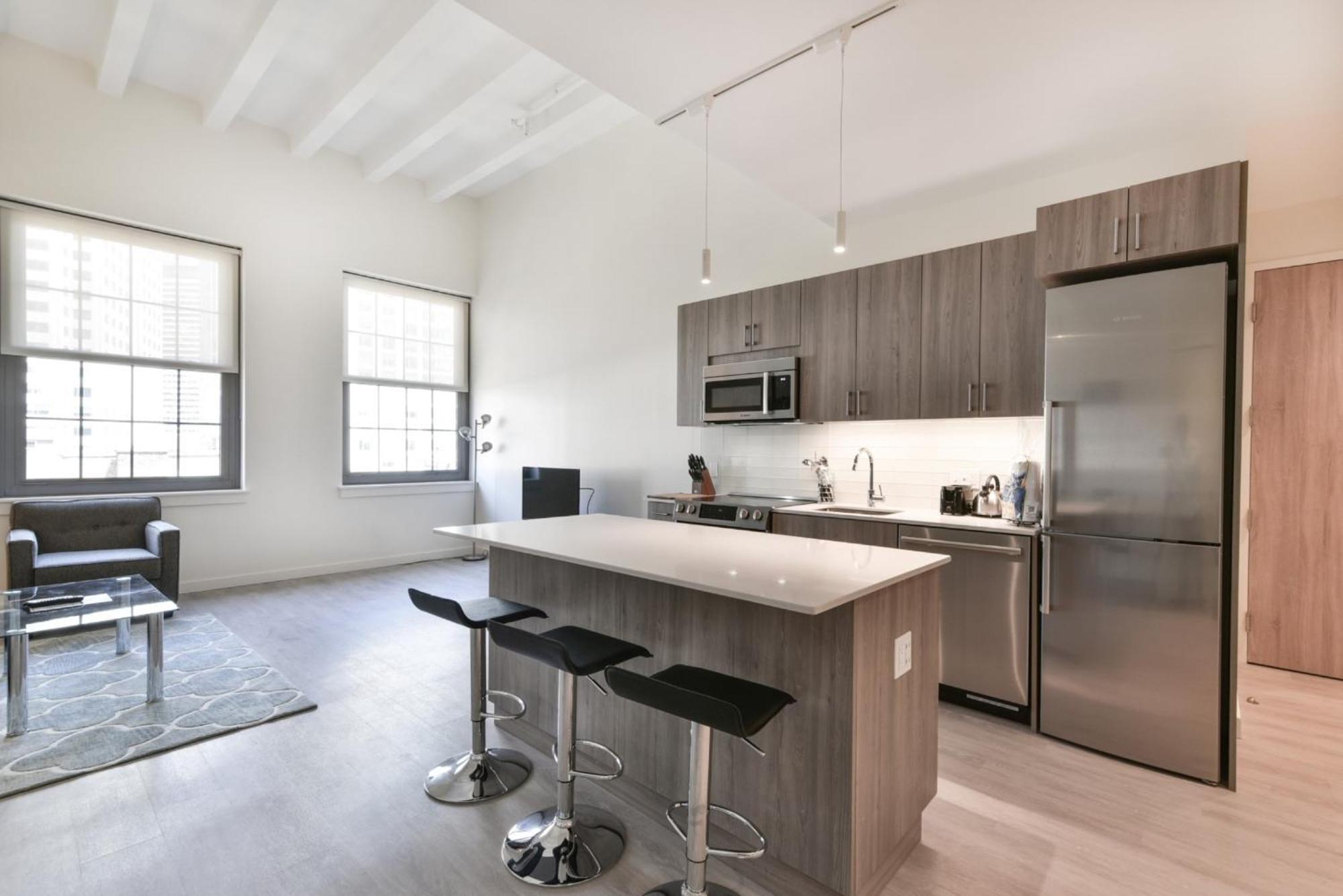 Global Luxury Downtown Apartment *