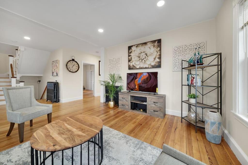 Apartment 5br 2bh Bright & Spacious In Brighton Boston