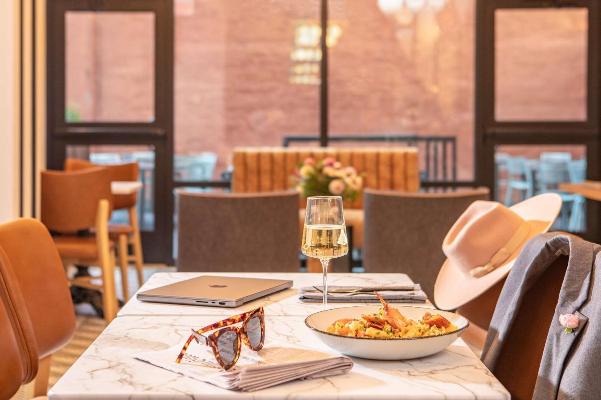 Hotel Pennyweight Boston, Curio Collection By Hilton 4*