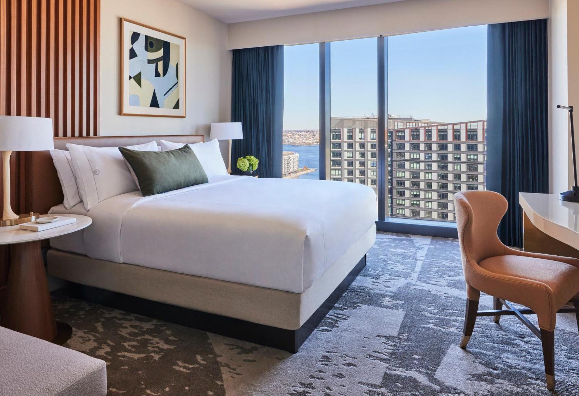 Omni At The Seaport 4*