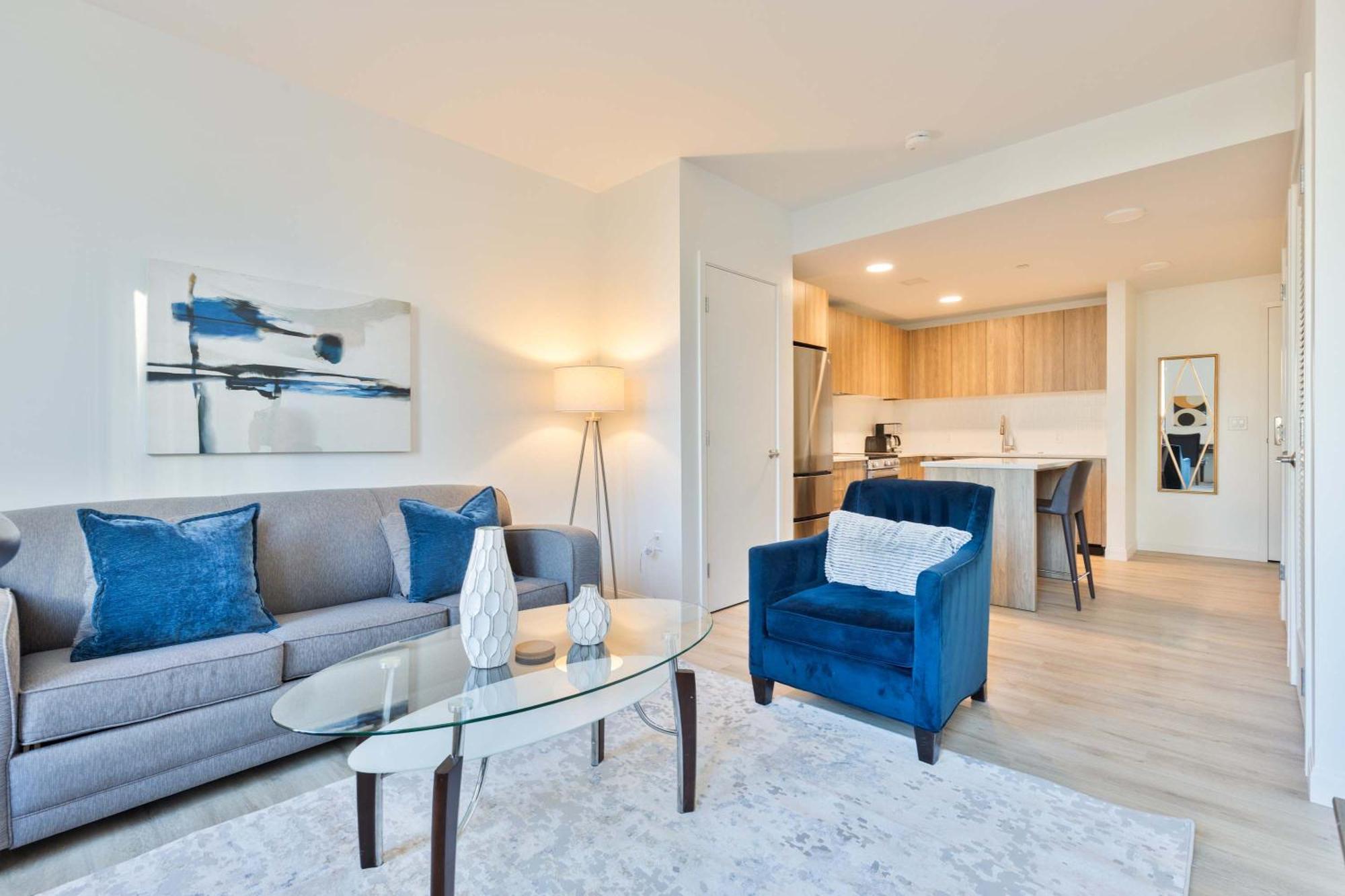 Luxury With Kitchen In Fenway - Idl-524 *
