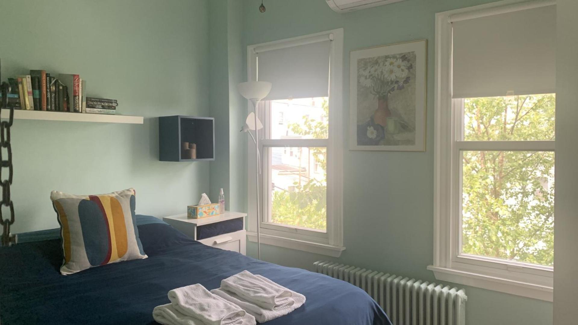 Private Rooms, Shared Bath In A Private Minutes From Logan Airport Homestay *